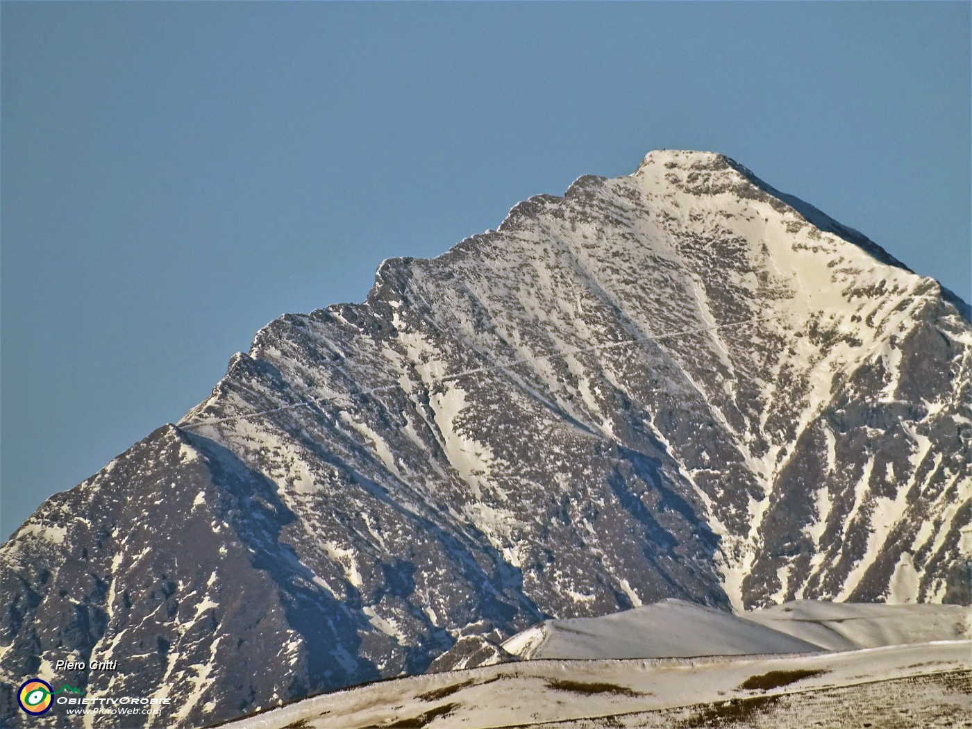 19 Zoom sul Legnone (2610 m).JPG -                                